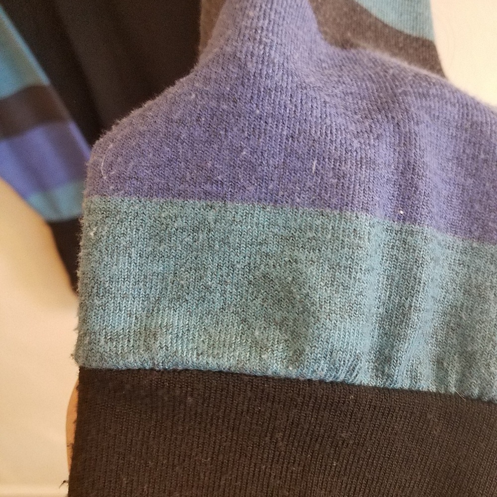 CLEARANCE- Light Casual Sweater - Picture 5 of 6